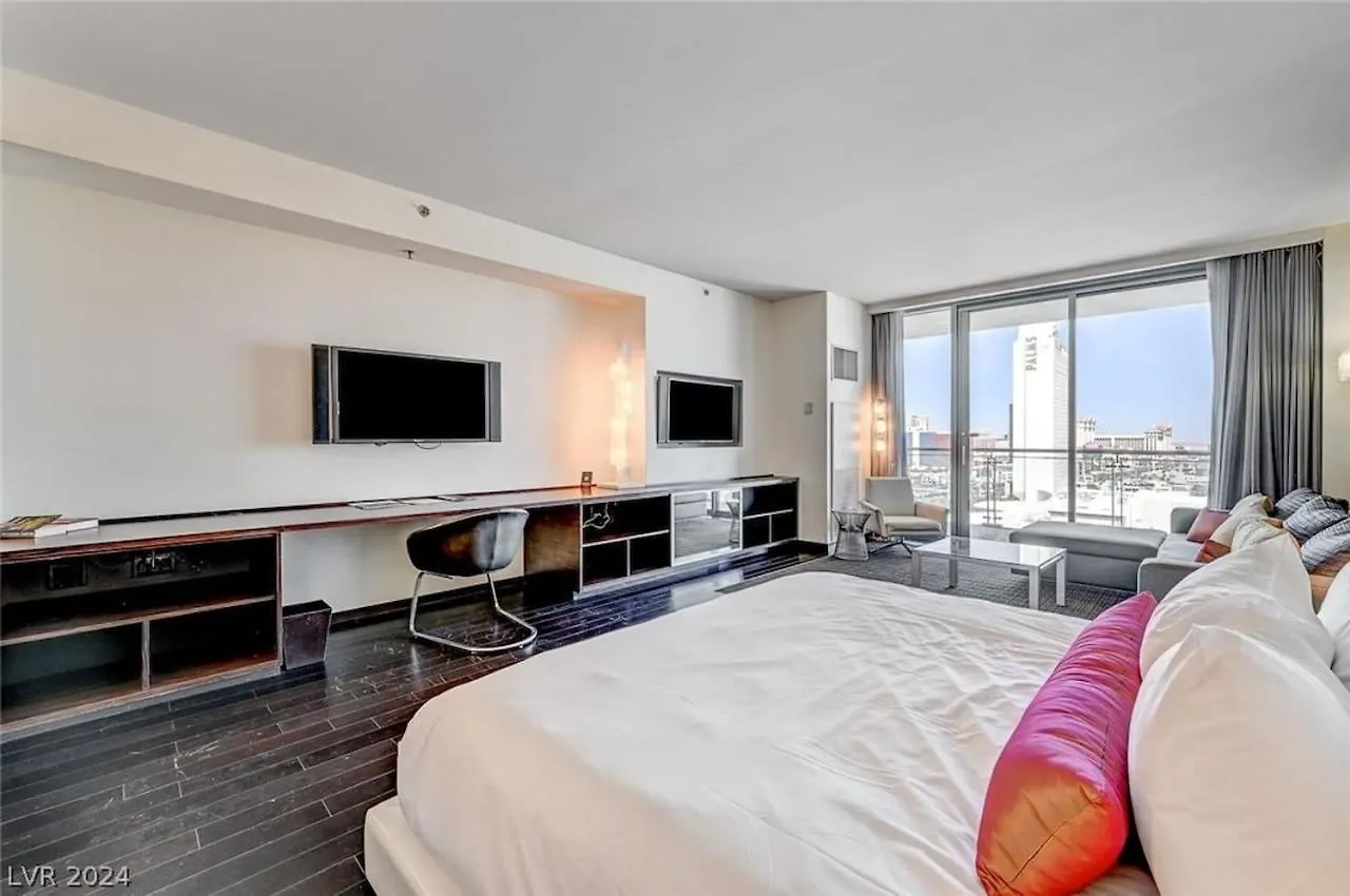 Beautiful Strip Views Studio 17304 Las Vegas